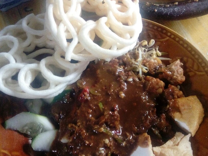Cara Mudah Membikin Resep Rujak petis jawa timur yang Menggugah Selera Anti Ribet, Menggugah Selera