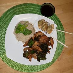 A picture of Hibachi at Home; Chicken & Broccoli.