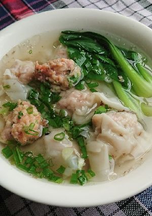 Hình của món Hoành Thánh Tôm Thịt.