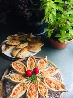 صورة لوصفة فطائر الكشك والبندورة