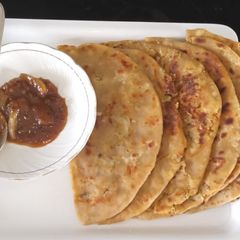 A picture of Acharya paneer paratha.