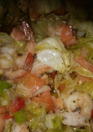 Una foto de Ensalada de camarones