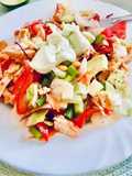 Super rețetă: Salată cu piept de pui și sos de avocado