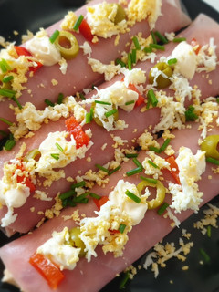 Una foto de Canelones fríos de jamón york