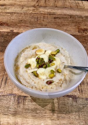 A picture of Porridge with Pistachio & Banana.