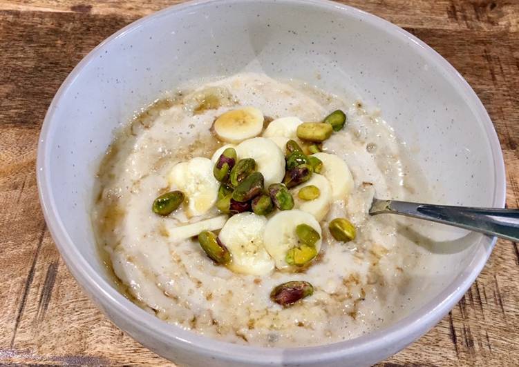 How to Prepare Quick Porridge with Pistachio &amp; Banana