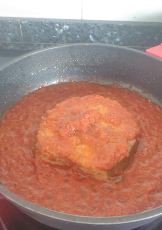 Una foto de Bonito con tomate