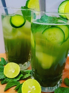 عکسی از دستور نوشیدنی خنک تابستان (خیار نعنا)