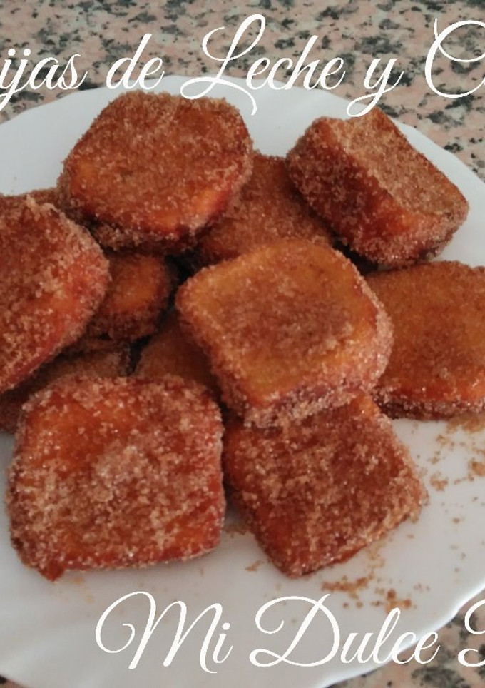 Una foto de Torrijas de Leche, azúcar y canela