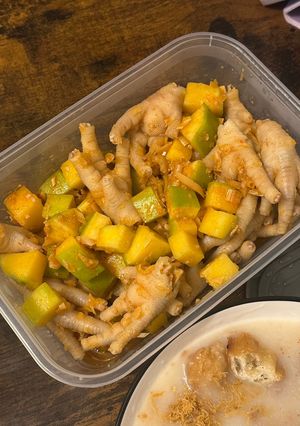 Hình của món Chân gà sốt Thái.