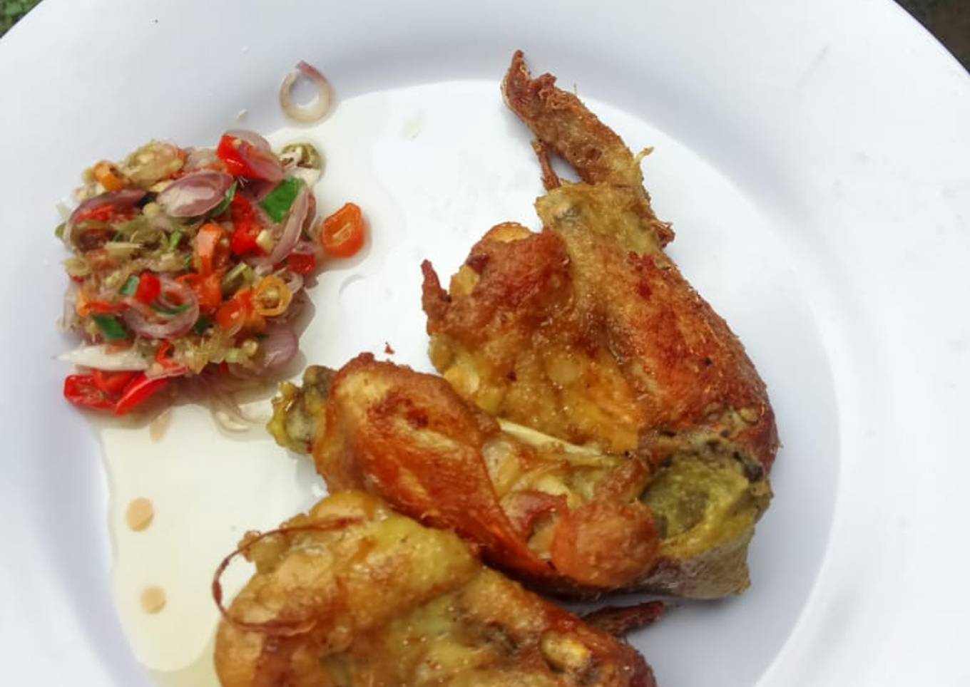 Ayam goreng sambal matah
