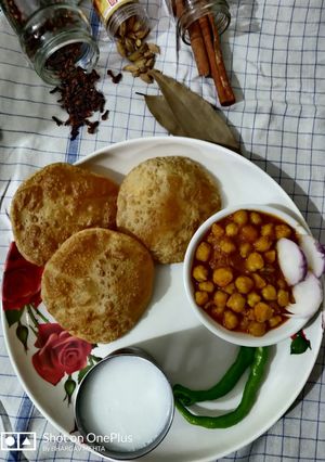 પંજાબી છોલે પુરી રેસીપી મુખ્ય ફોટો