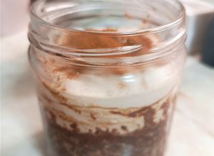 Una foto de Avena overnight tipo tiramisú