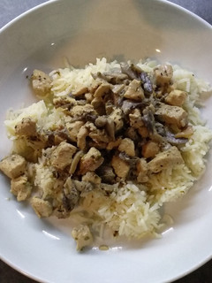 Tejszínes gombás csirke recept fotója