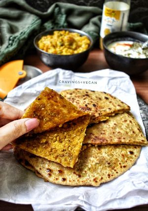 A picture of Fenugreek seeds (Dana methi) Multigrain Parathas.