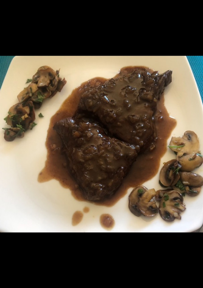 Una foto de Medallón de ternera al Pedro Ximénez 🥩🍷