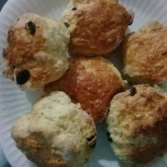 A picture of Fruit Scones.