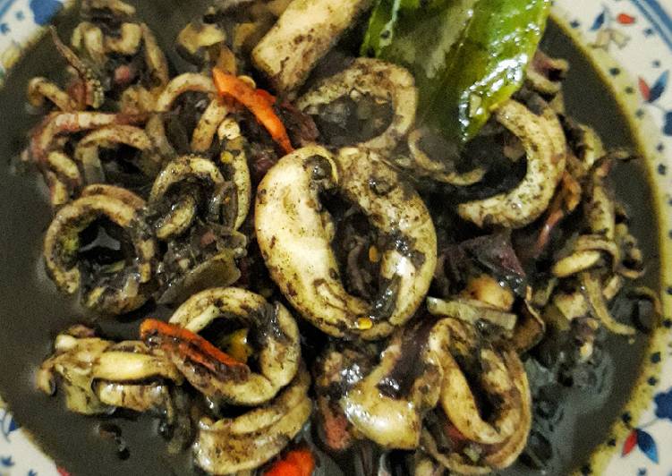 Cumi masak hitam