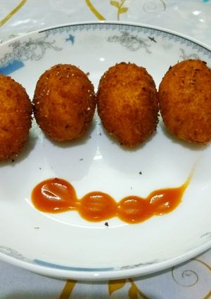 A picture of Chicken bread rolls.
