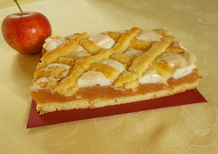 Almakrémes-habos pite