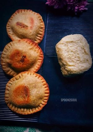 A picture of Perad Pies (Guava Cheese Pies).