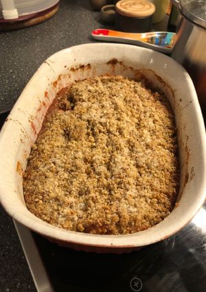 A picture of Fruit crumble.
