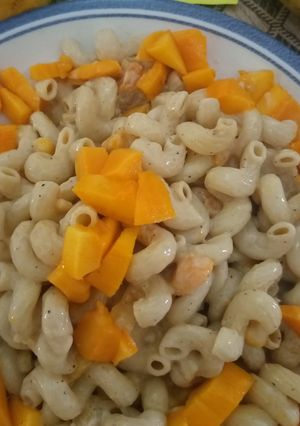 A picture of Mango macaroni salad.