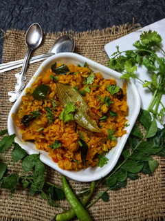 વઘારેલા ભાત (Vagharela Bhat Recipe In Gujarati) રેસીપી મુખ્ય ફોટો