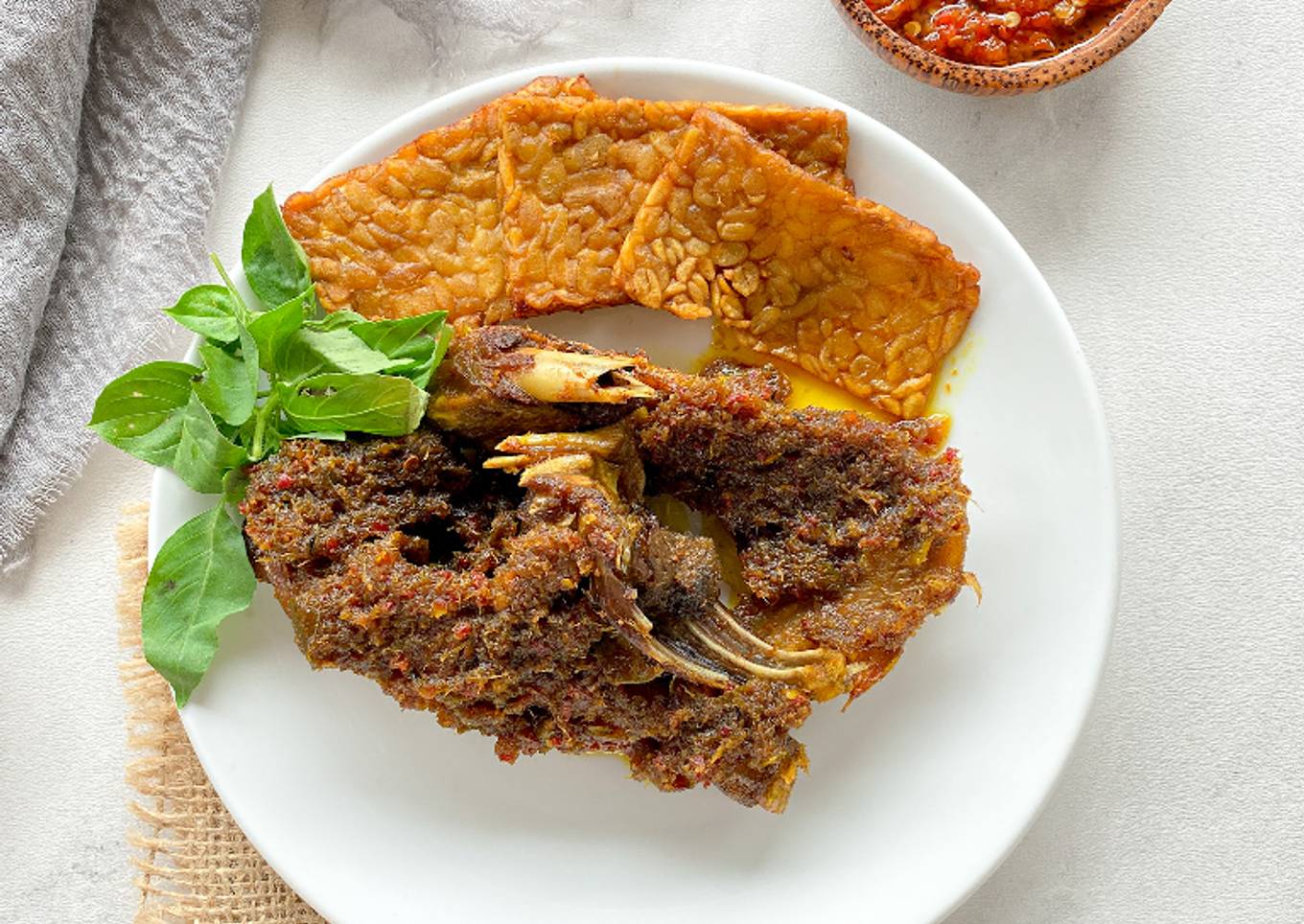 Bebek bumbu hitam khas madura