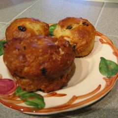 A picture of 6-week raisin bran muffins.