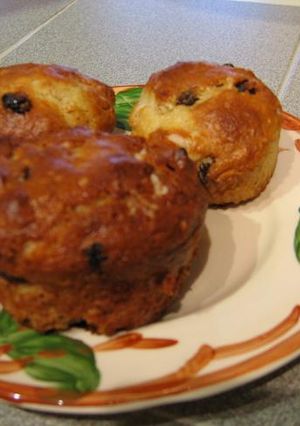 A picture of 6-week raisin bran muffins.