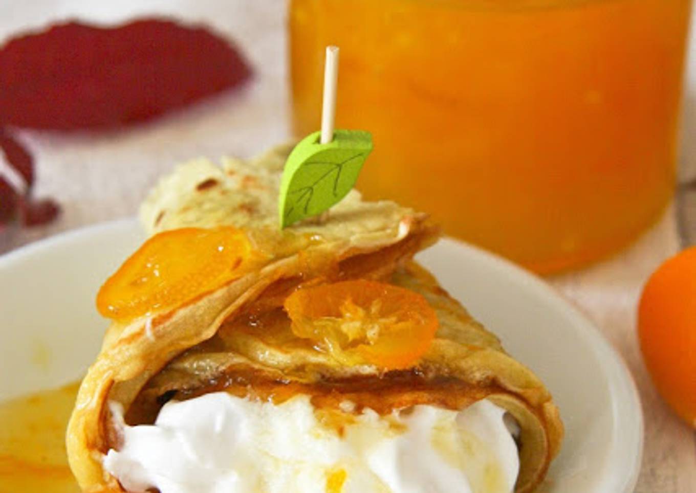 Crêpes à la farine de pois-chiches et son sirop de kumquats au gingembre