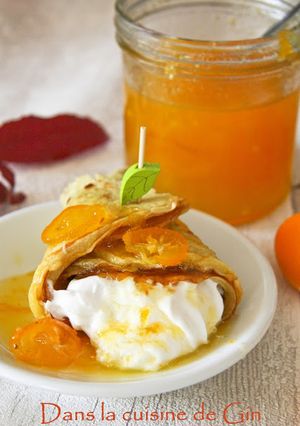 Une photo de Crêpes à la farine de pois-chiches et son sirop de kumquats au gingembre