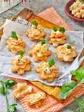 Pastel Bunga Susun, Topping Ragout, kriuk banget