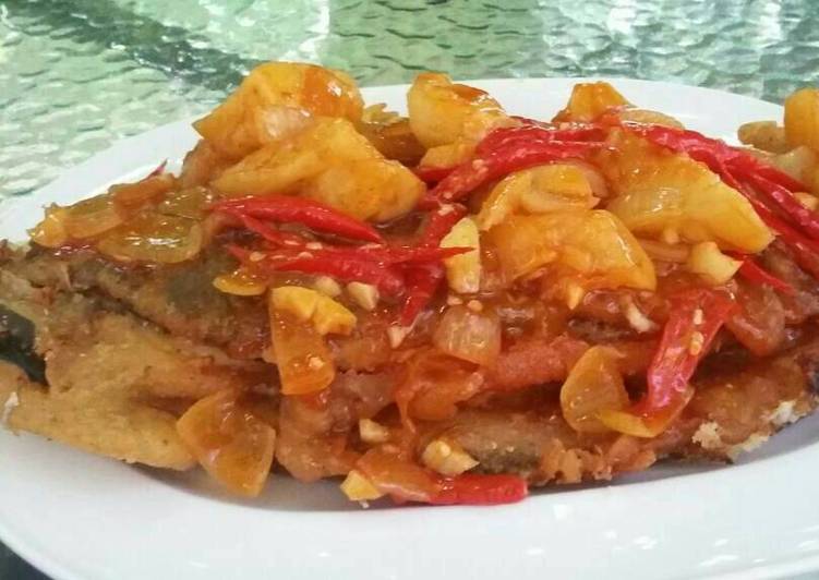 Gurame krispi saus nanas pedas manis ala bunda jkb