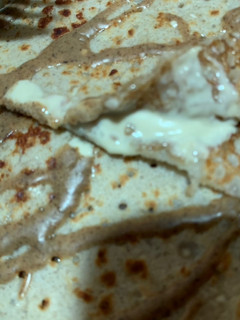 Una foto de Crepes de avena y sarraceno con chocolate blanco s/a y crema de avellana🫔🫔