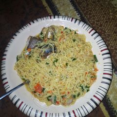 A picture of Indomie jellop.