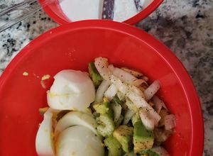 Una foto de Huevitos condimentados con 1/2 taza de harina