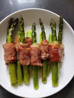 A picture of Asparagus with Bacon.