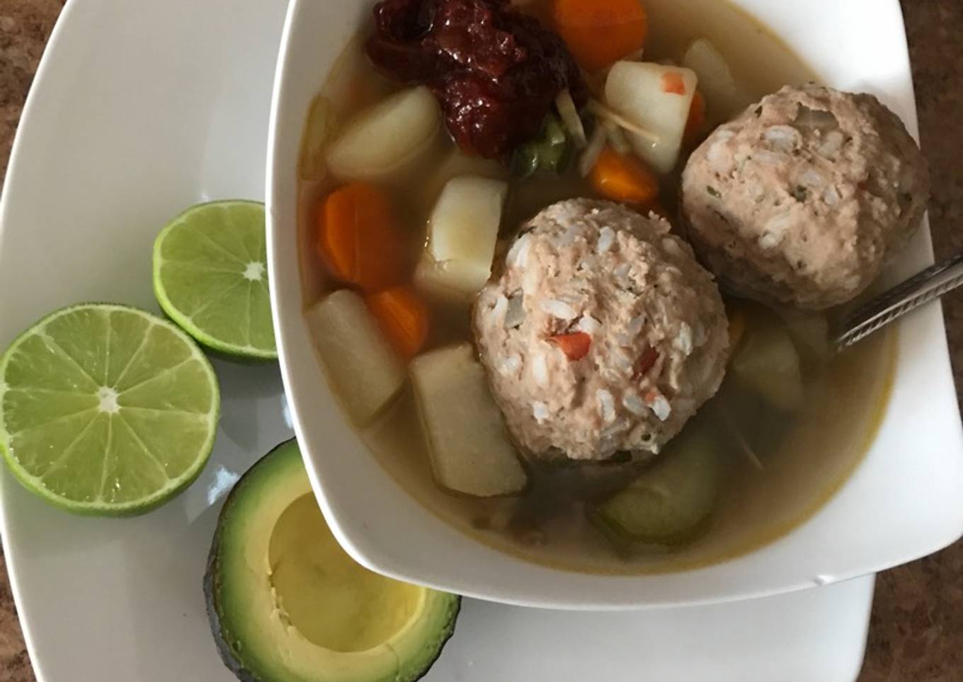 Caldo de albóndigas original