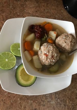 Una foto de Caldo de albóndigas original
