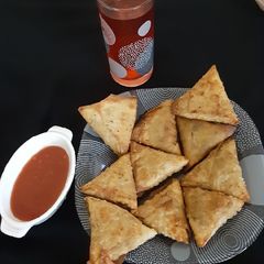 A picture of United king style qeema samosa.
