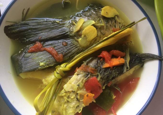 Resep Ikan Mas Bumbu Kuning, Lezat Sekali