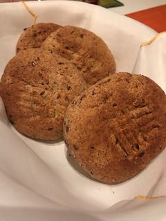 Una foto de Pan de queso y orégano para la hora del té