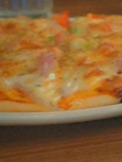 पिज़्ज़ा (pizza recipe in Hindi) रेसिपी मुख्य फोटो