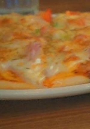 पिज़्ज़ा (pizza recipe in Hindi) रेसिपी मुख्य फोटो