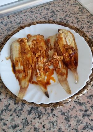 Una foto de Lenguadina a la plancha con picada de ajos y pimentón
