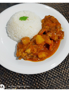Una foto de Pollo en Salsa 👩🏻🍳