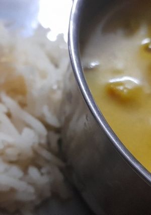 पकौड़ा कढ़ी चावल (Pakoda kadhi chawal recipe in hindi) रेसिपी मुख्य फोटो
