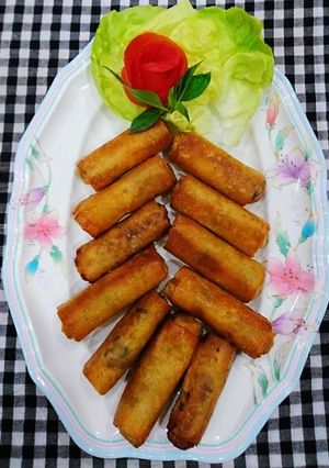 Hình của món Chả giò tôm thịt.